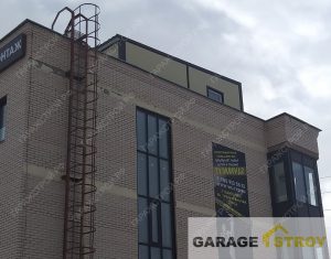 Сооружение из сэндвич-панелей на кровле здания вид 5